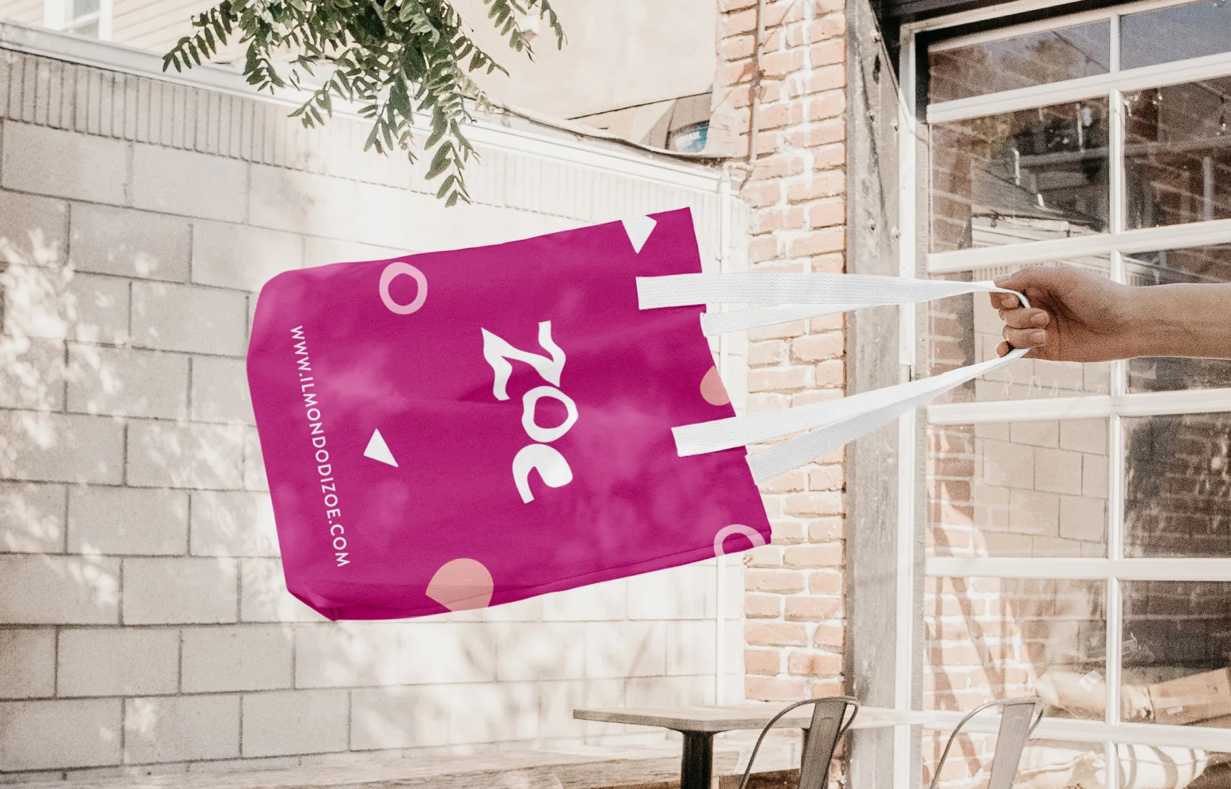 Materiale promozionale per Zoe: brand identity, packaging e contenuti per beauty e lifestyle e‑commerce